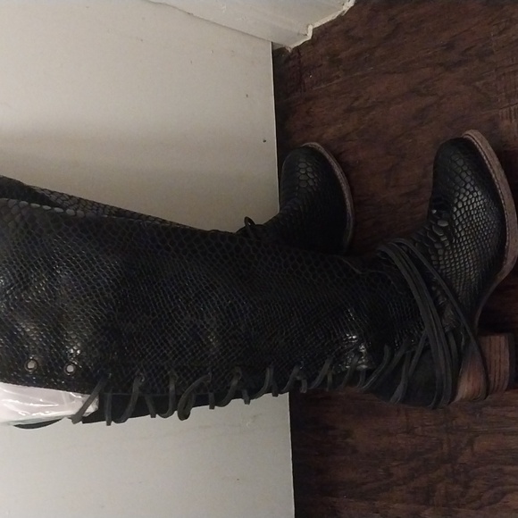 Freebird Boots - Picture 3 of 9